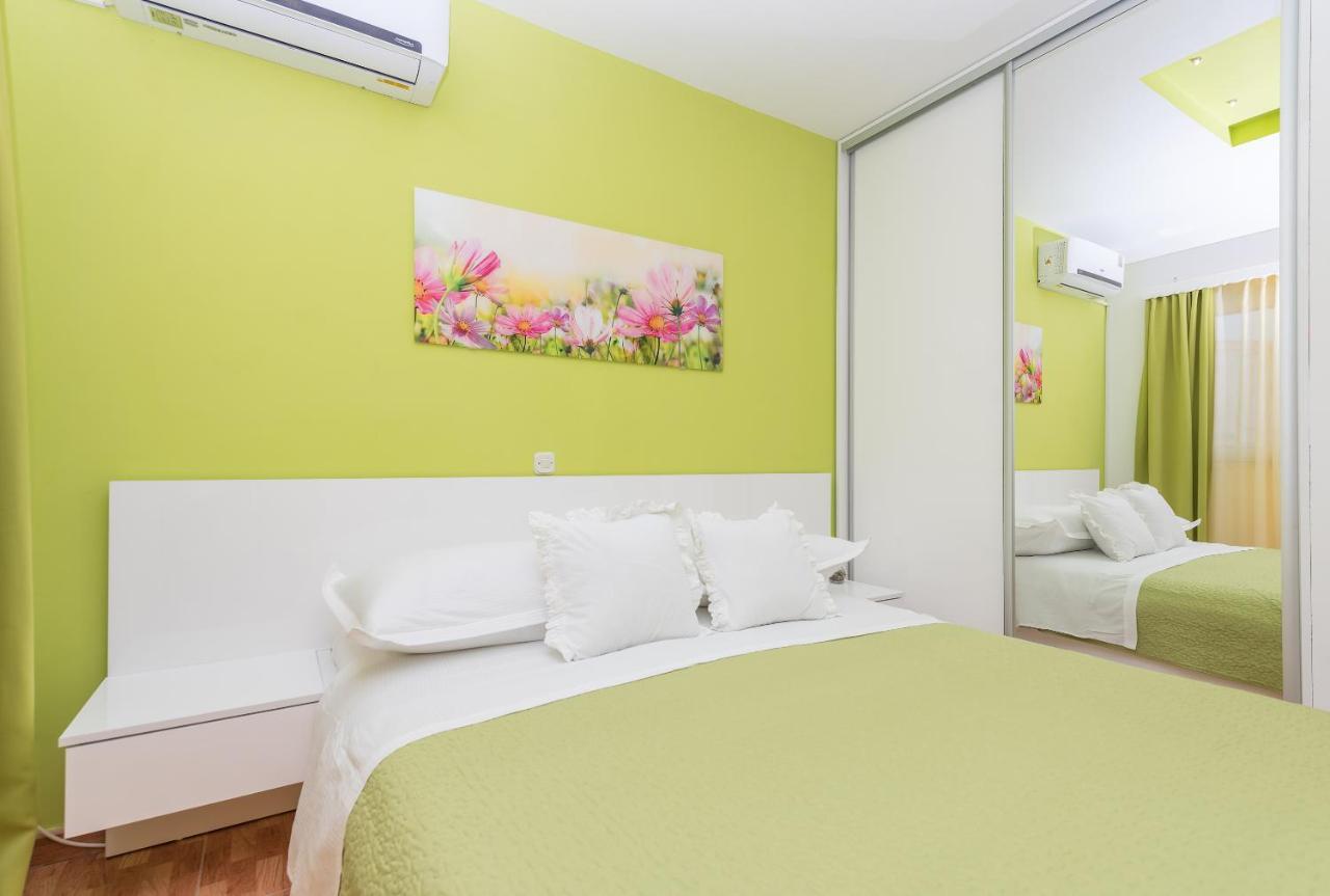 Apartments Villa Vujcic Makarska Exterior photo